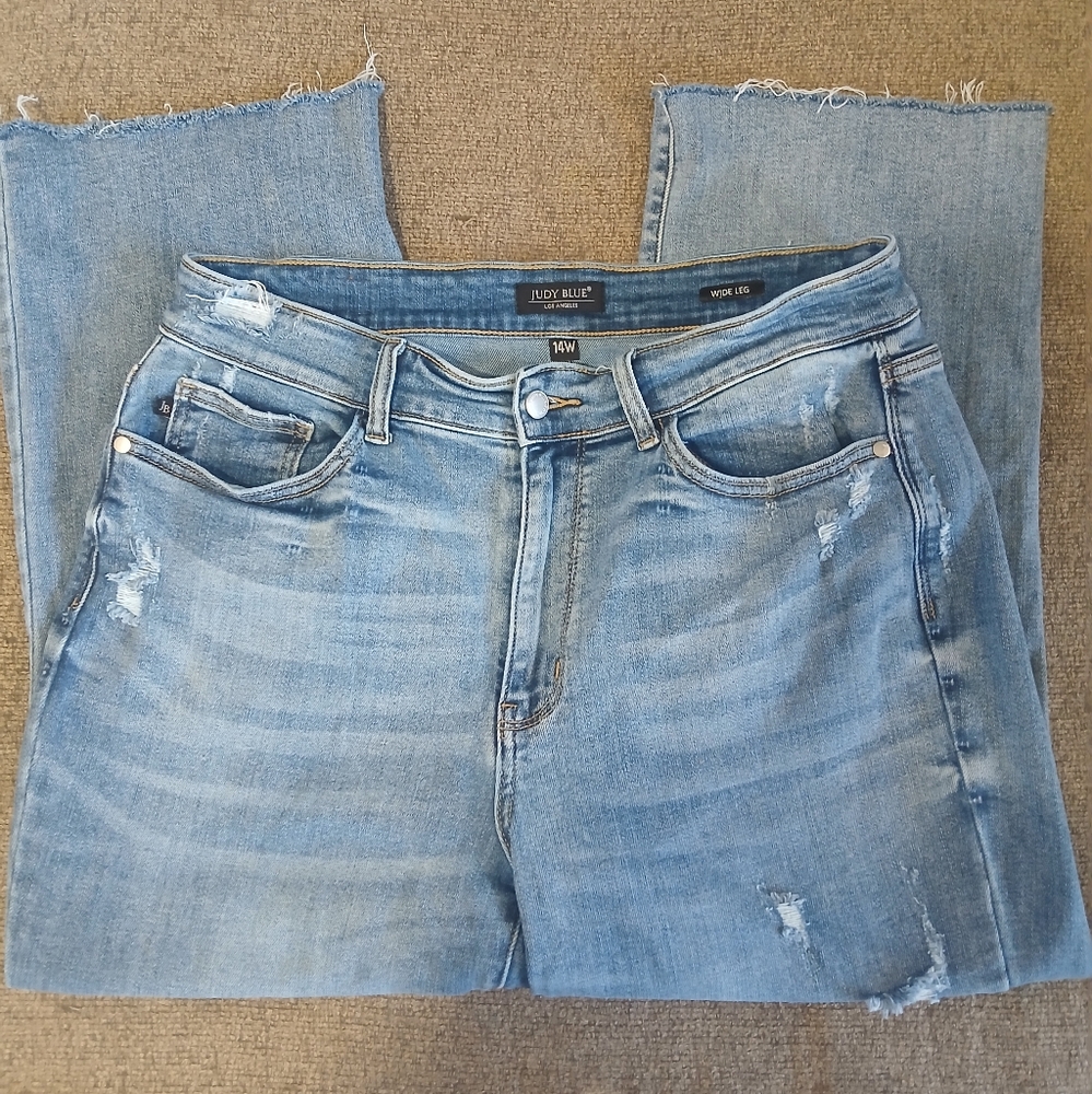 Judy Blue Light Blue Distressed Ankle Jeans